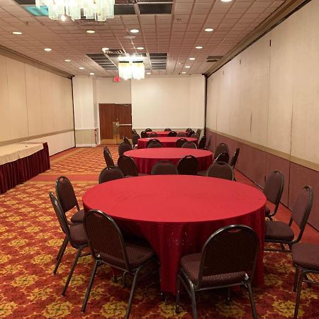Oyo Hotel East Hanover Nj-10 Exterior photo