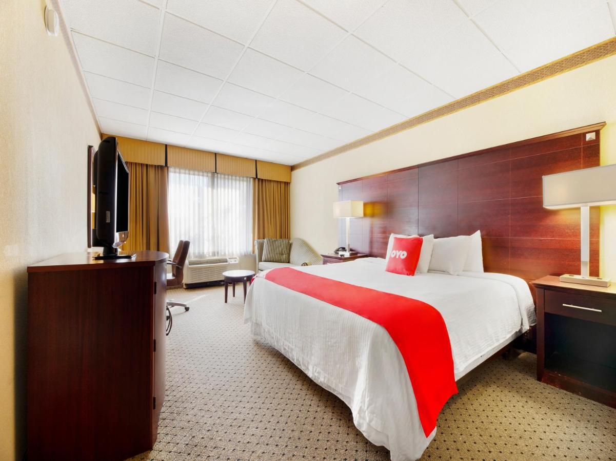 Oyo Hotel East Hanover Nj-10 Exterior photo