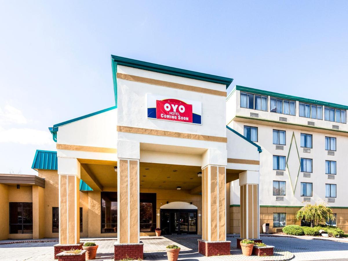 Oyo Hotel East Hanover Nj-10 Exterior photo